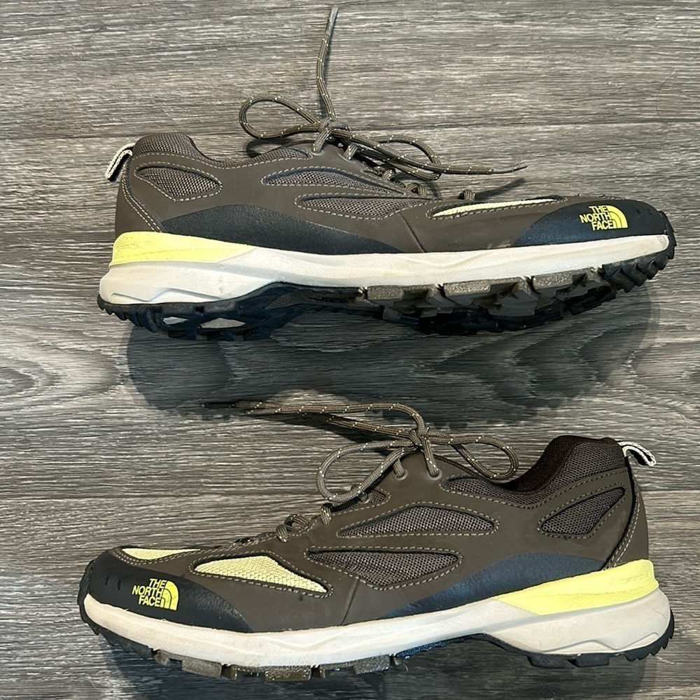 North Face Women’s 9 Cradle Hiking Trail Shoes Brown Yellow Outdoor Breathable
